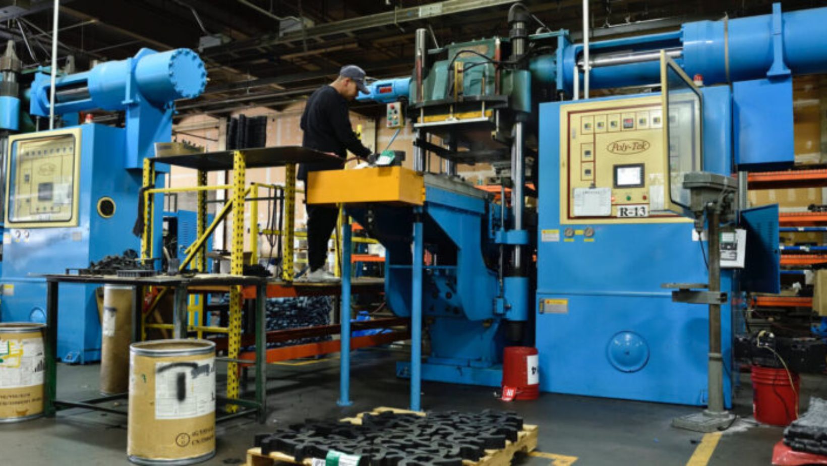 4 Factors for Choosing Reaction Injection Molding Services